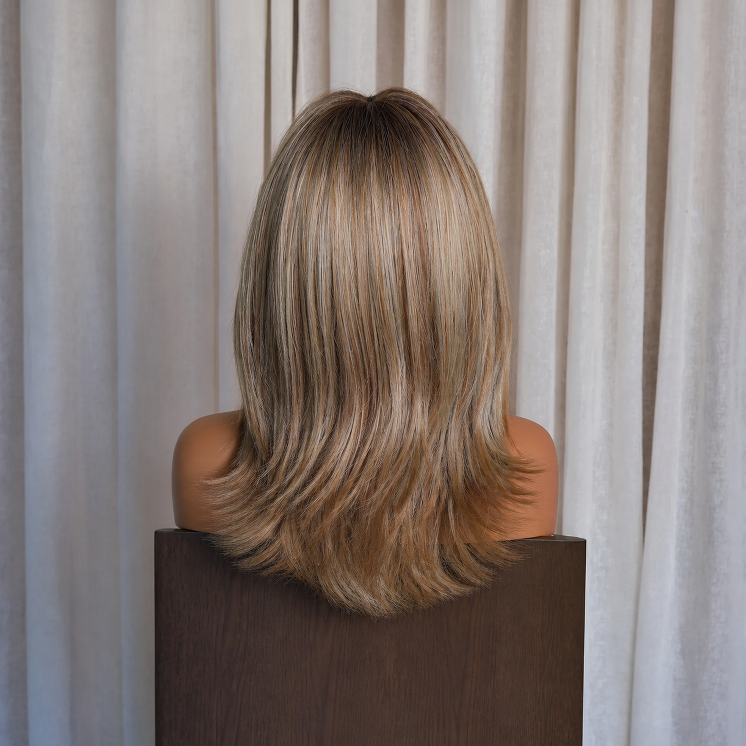 MARLOWE - Dimensional Bronde - Fringe Wig
